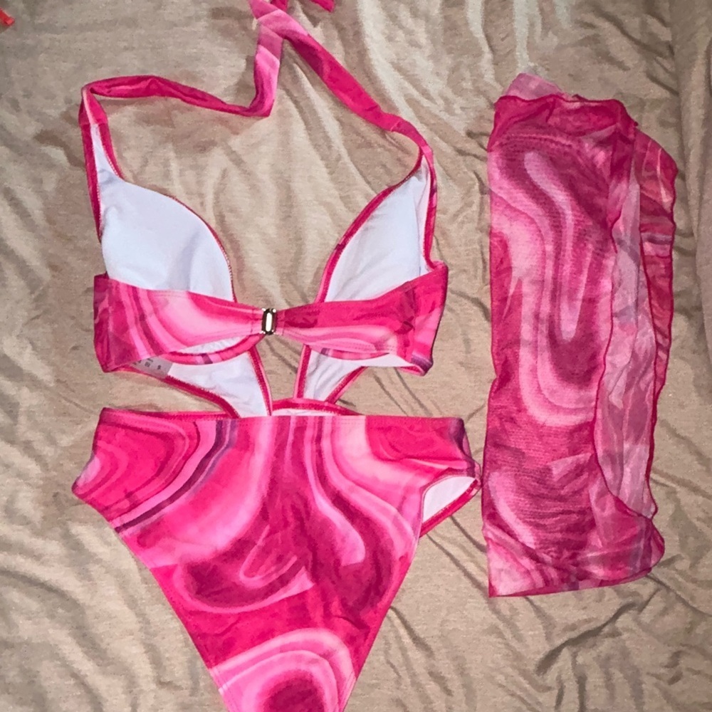 NWOT women’s one piece swimsuit/w hip  wrap - Picture 2 of 5